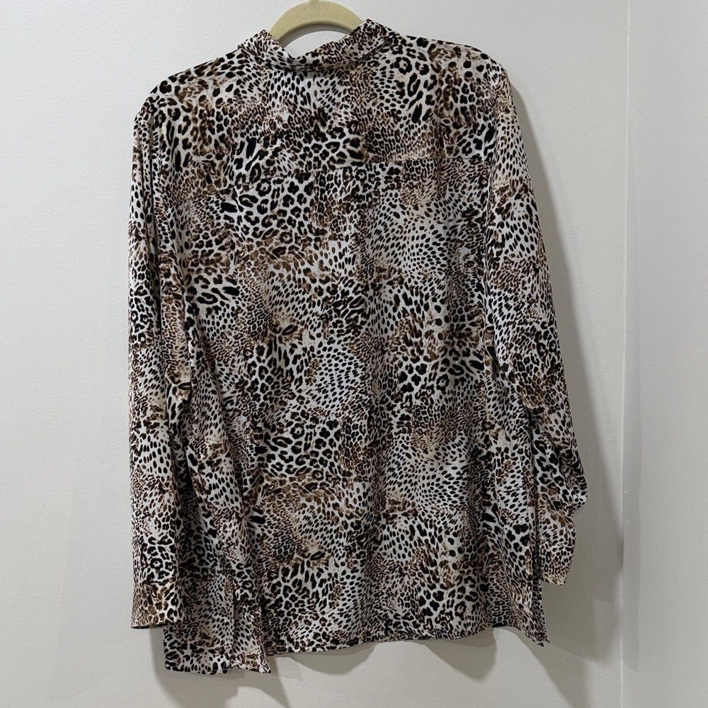Chico's Leopard Print Button Down Shirt - Black, Brown, White, Chico’s size 3 - Picture 2 of 10